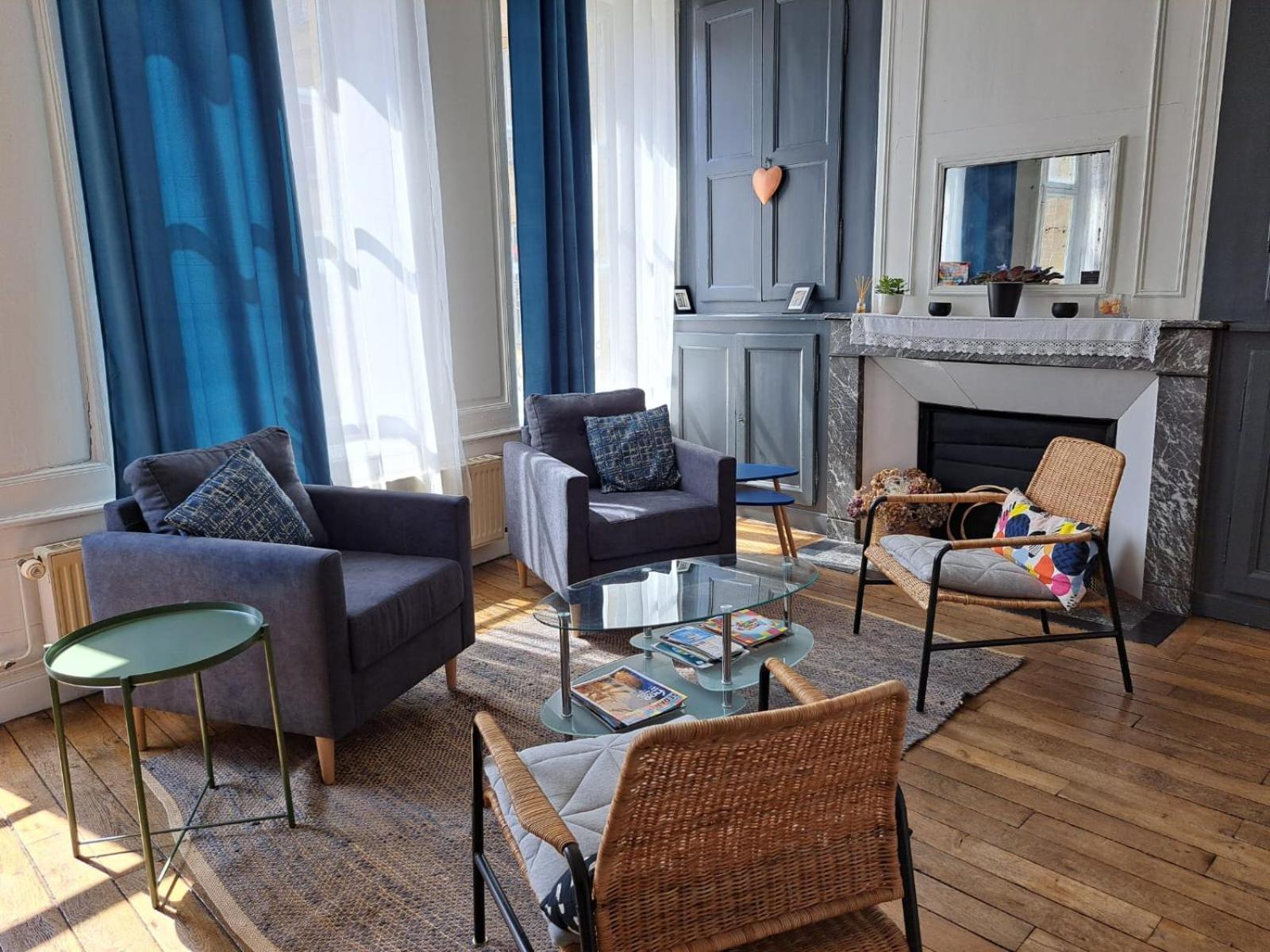Le Logis Des Dames Lägenhet Sedan Exteriör bild